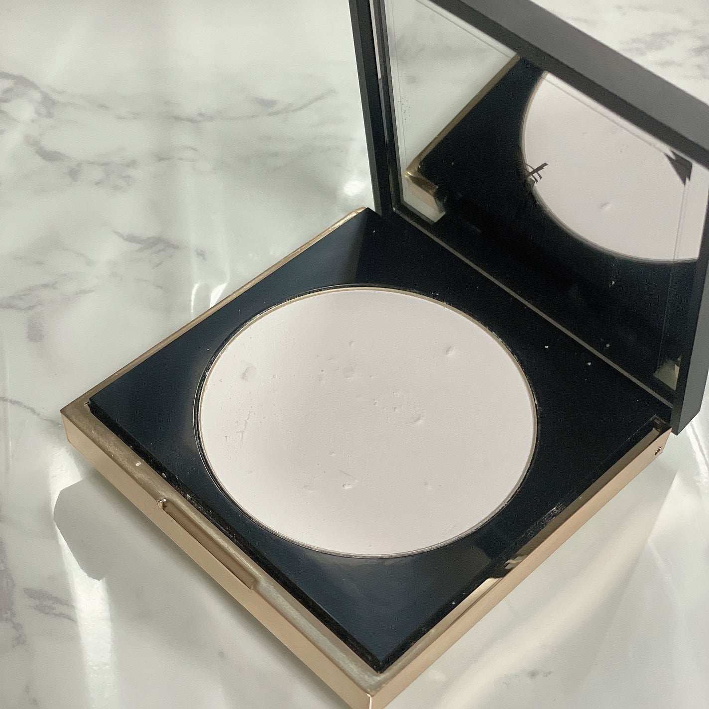 アンクル ド ポー オール アワーズ セッティングパウダー/YVES SAINT LAURENT BEAUTE/プレストパウダーを使ったクチコミ(2枚目)