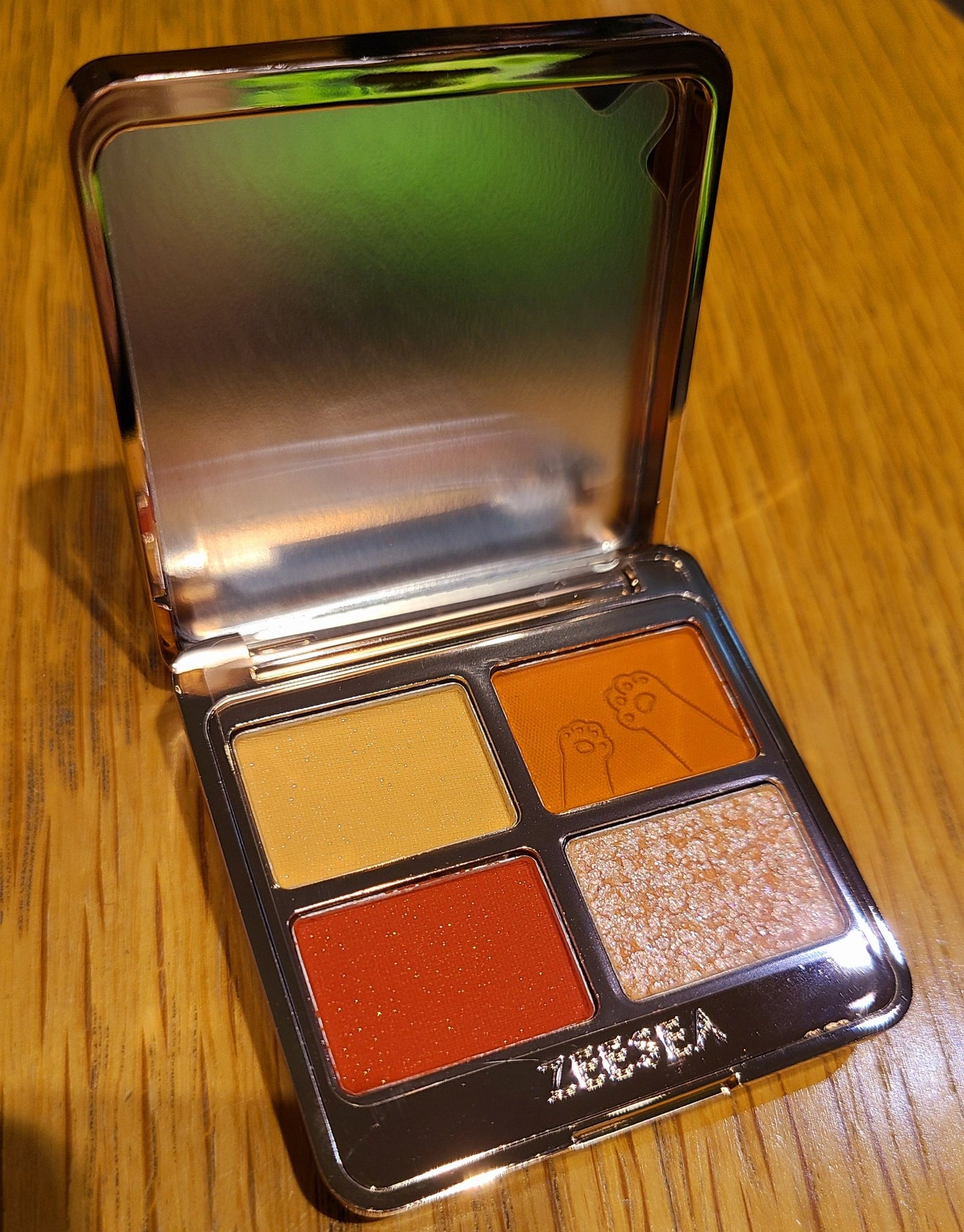 アニマルアイシャドウ(4シェード)/ZEESEA/アイシャドウパレットを使ったクチコミ(2枚目)