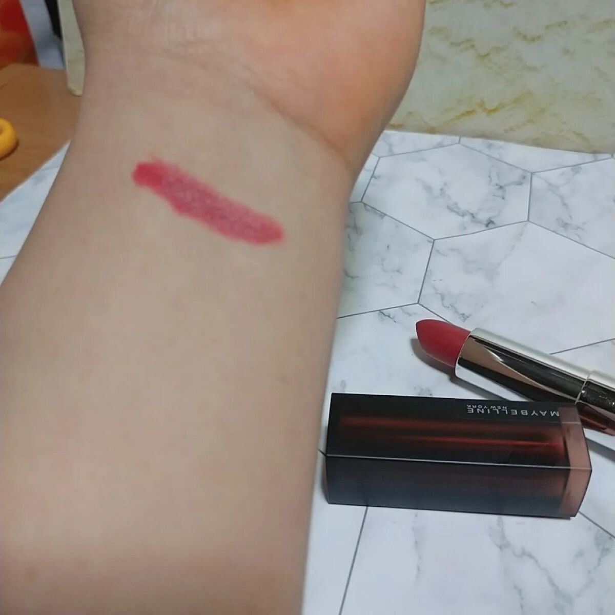 カラーセンセーショナル リップスティック Ｎ/MAYBELLINE NEW YORK/口紅を使ったクチコミ（2枚目）