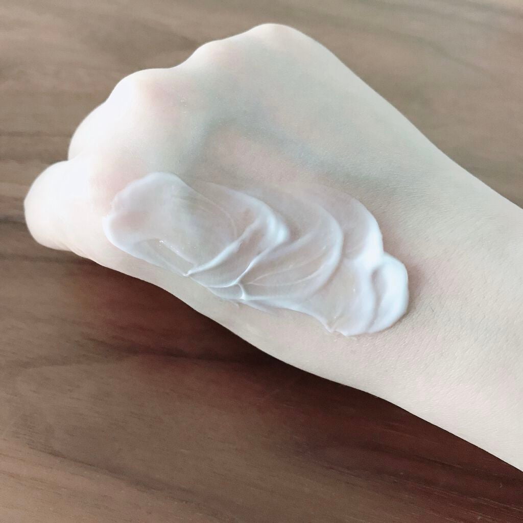 ファイブハーブス リペアリングヘアミルクセラム/L'OCCITANE/ヘアミルクを使ったクチコミ(3枚目)