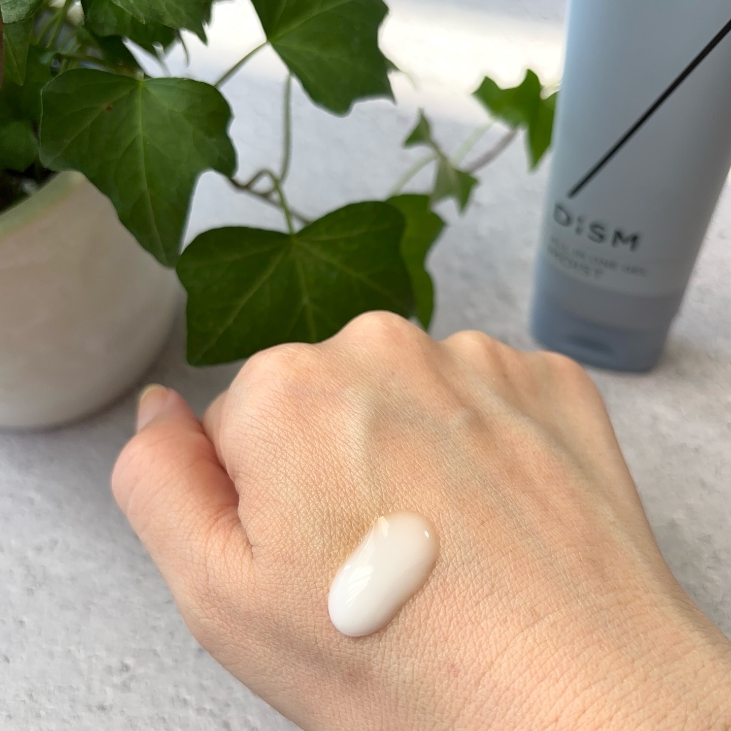 ディズム オールインワンジェル モイスト [しっとりタイプ]/DISM/オールインワン化粧品を使ったクチコミ（3枚目）