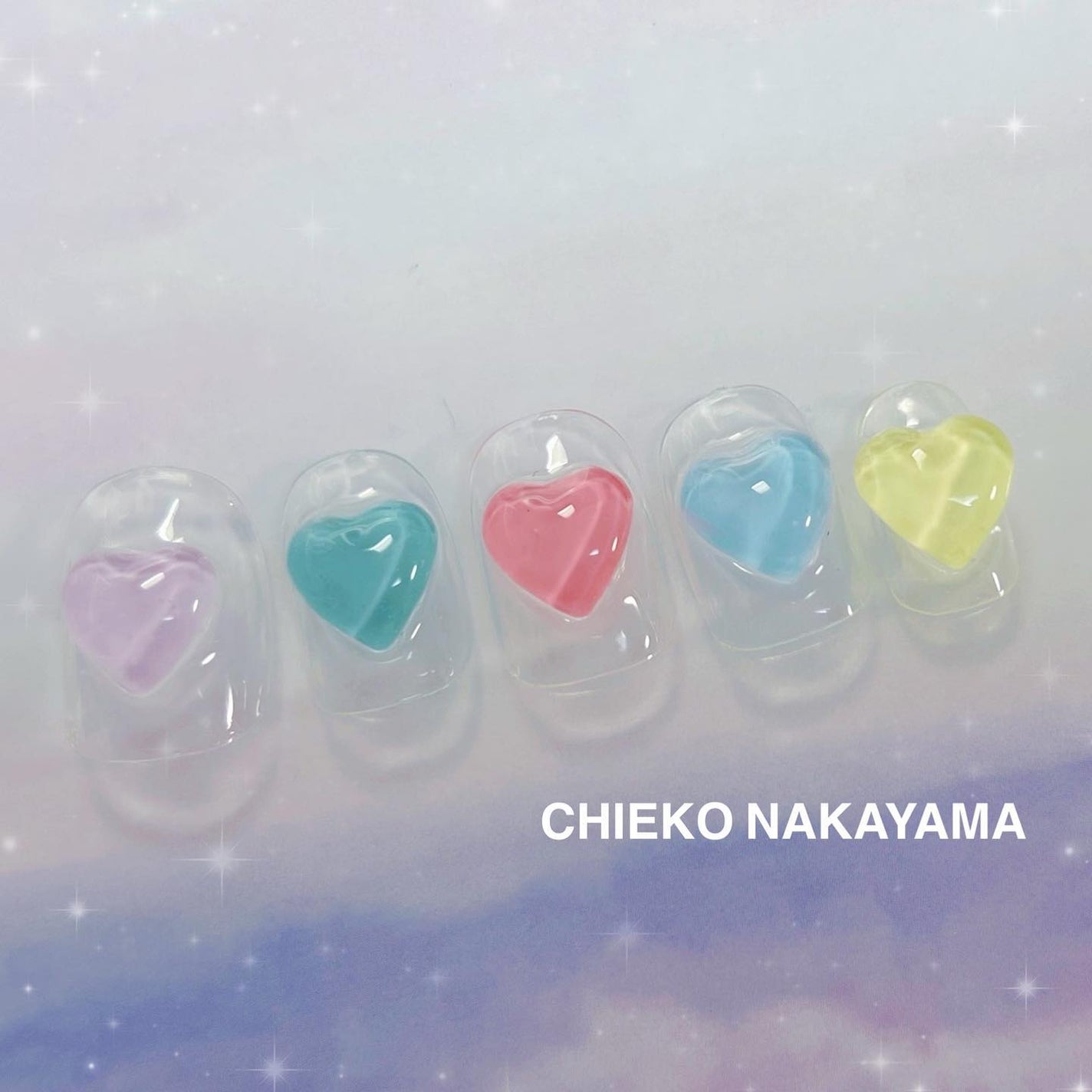 なかやまちえこ on LIPS 「💜💚💗💙💛365日ネイル123日め⠀⠀シリコンモールドはPRE..」(1枚目)