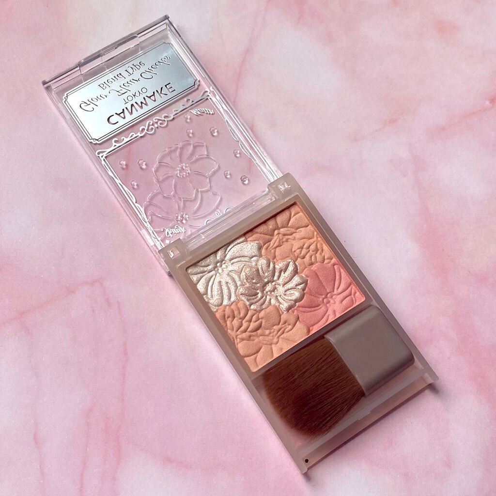 グロウフルールチークス(ブレンドタイプ)/キャンメイク/パウダーチークを使ったクチコミ(3枚目)