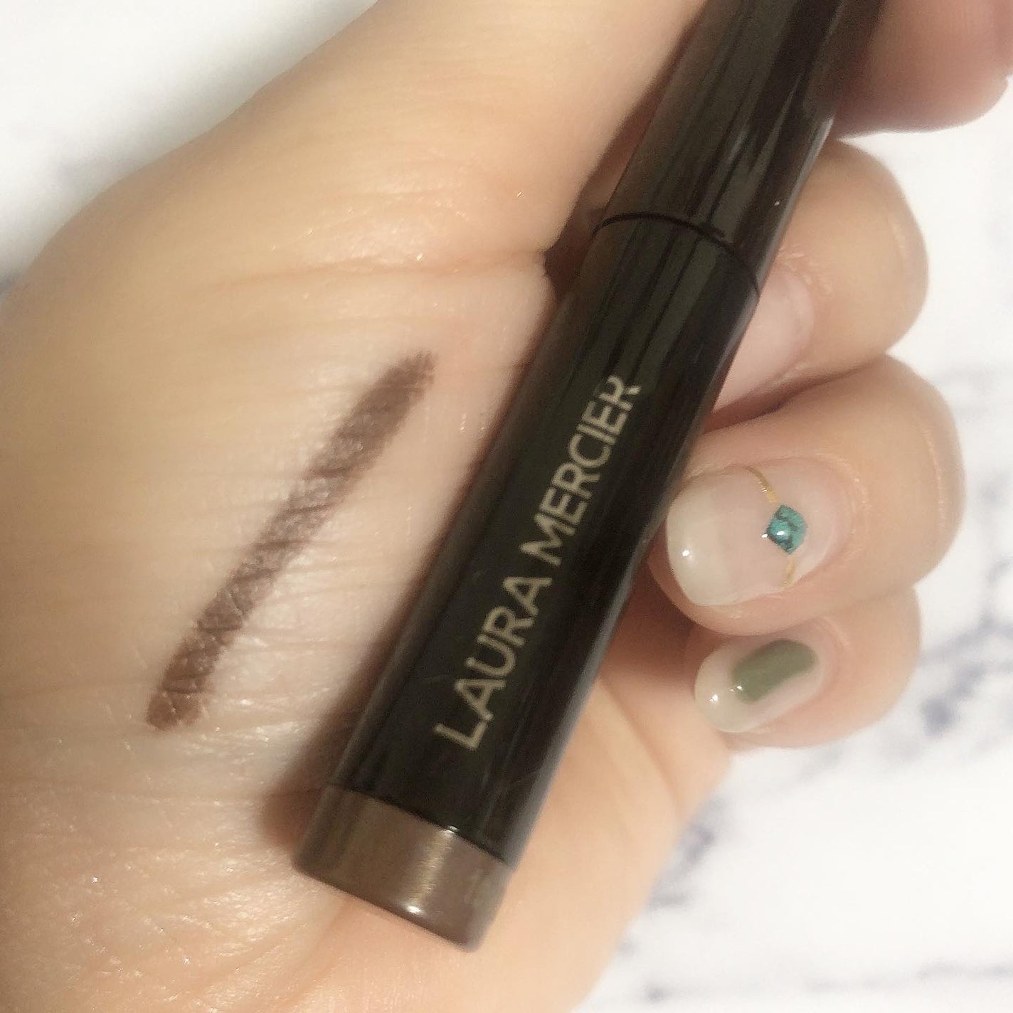 キャビアスティック アイカラー/ローラ メルシエ/スティックアイシャドウを使ったクチコミ(2枚目)