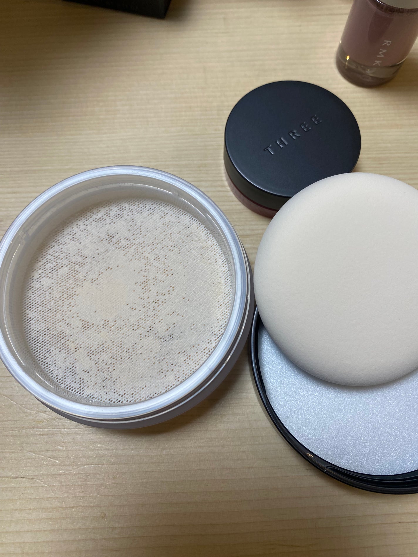 アドバンスドエシリアルスムースオペレーター ルースパウダー/THREE/ルースパウダーを使ったクチコミ(5枚目)