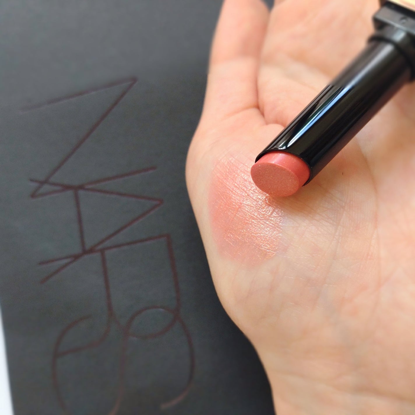 アフターグロー センシュアルシャイン リップスティック/NARS/口紅を使ったクチコミ(2枚目)