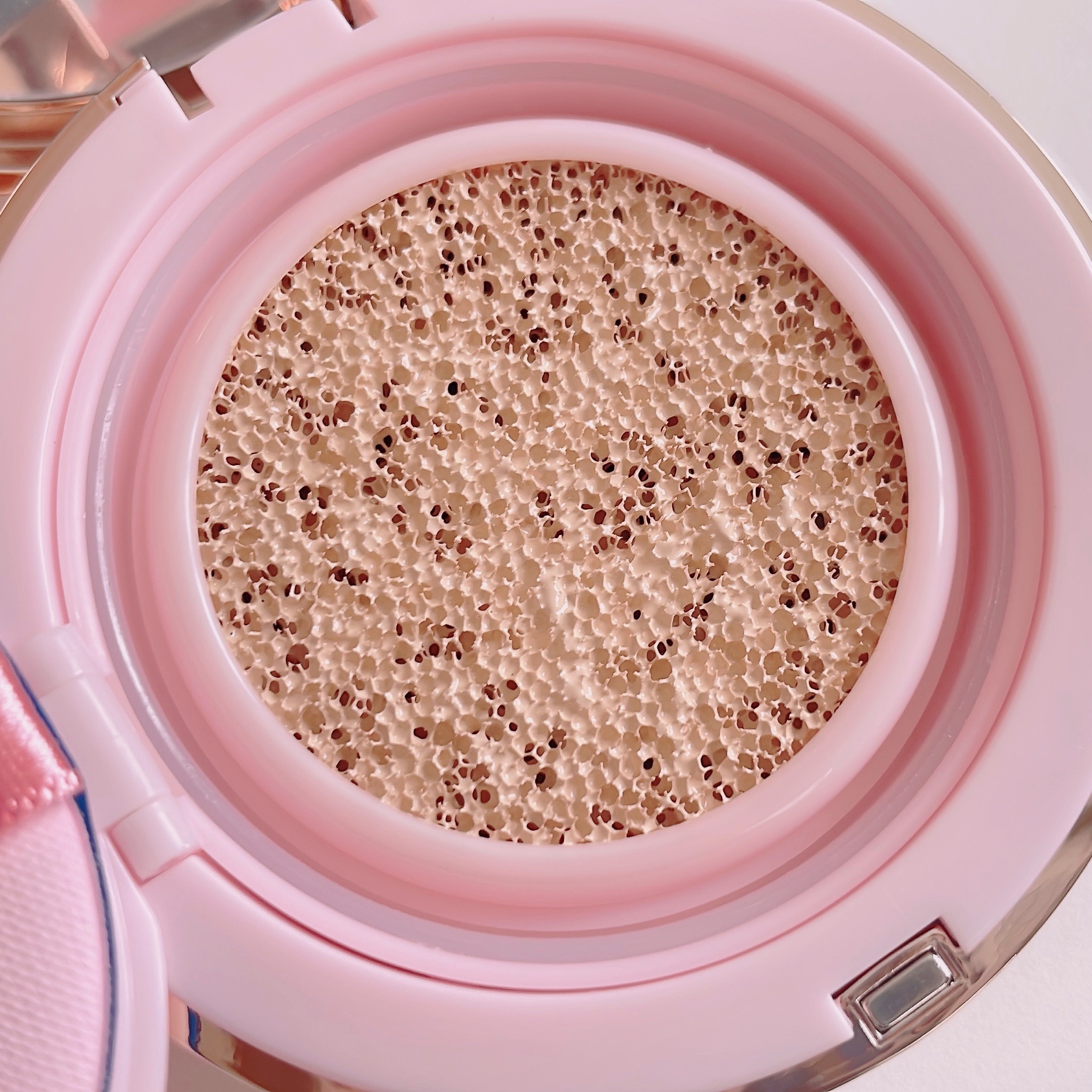 ピンクティーツリーカバープライマークッション 17号 ピュアアイボリー/APLIN/クッションファンデーションを使ったクチコミ（3枚目）