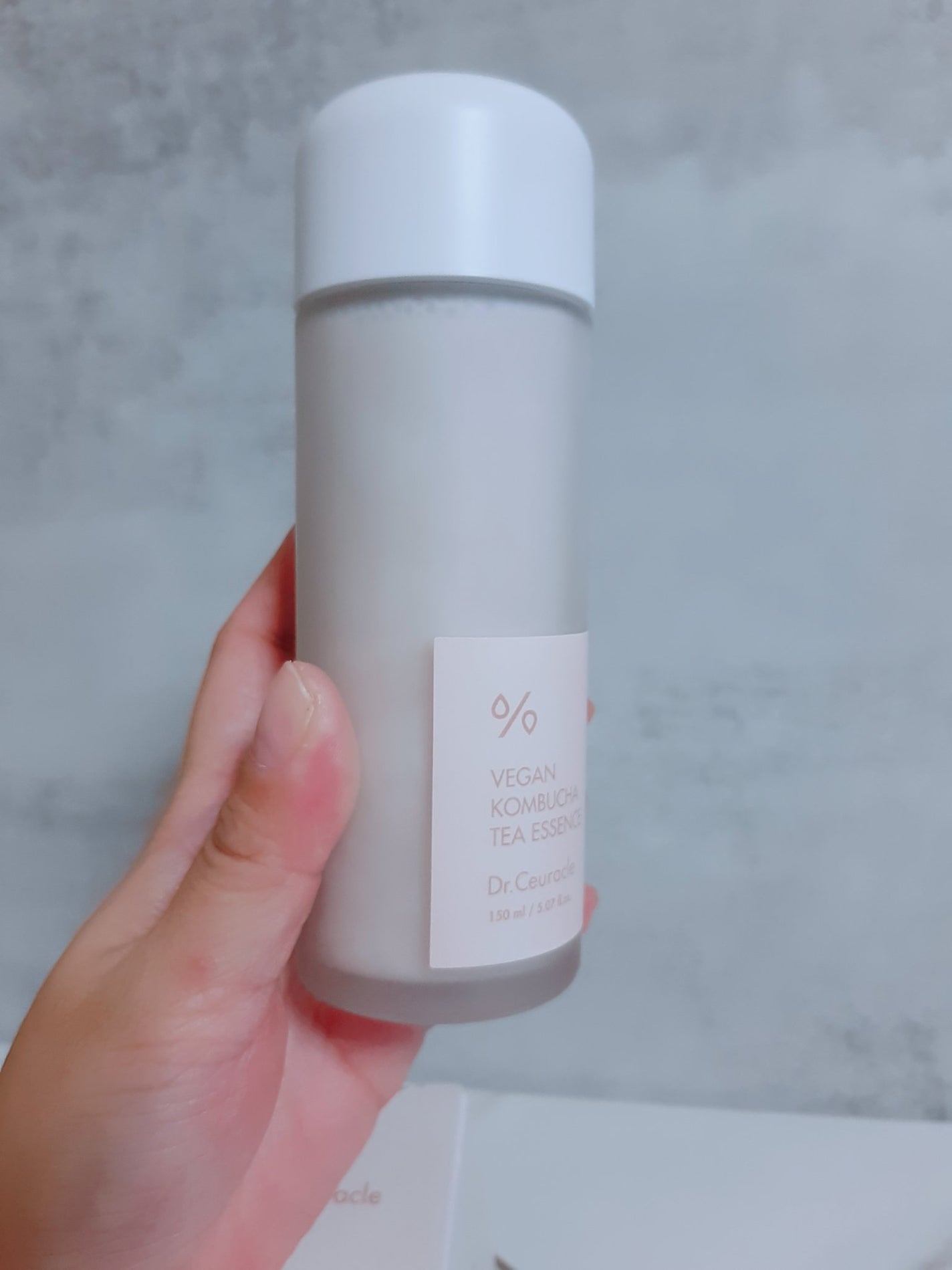ヴィーガンコンブチャ ティー エッセンス/Dr.Ceuracle/オールインワン化粧品を使ったクチコミ(4枚目)