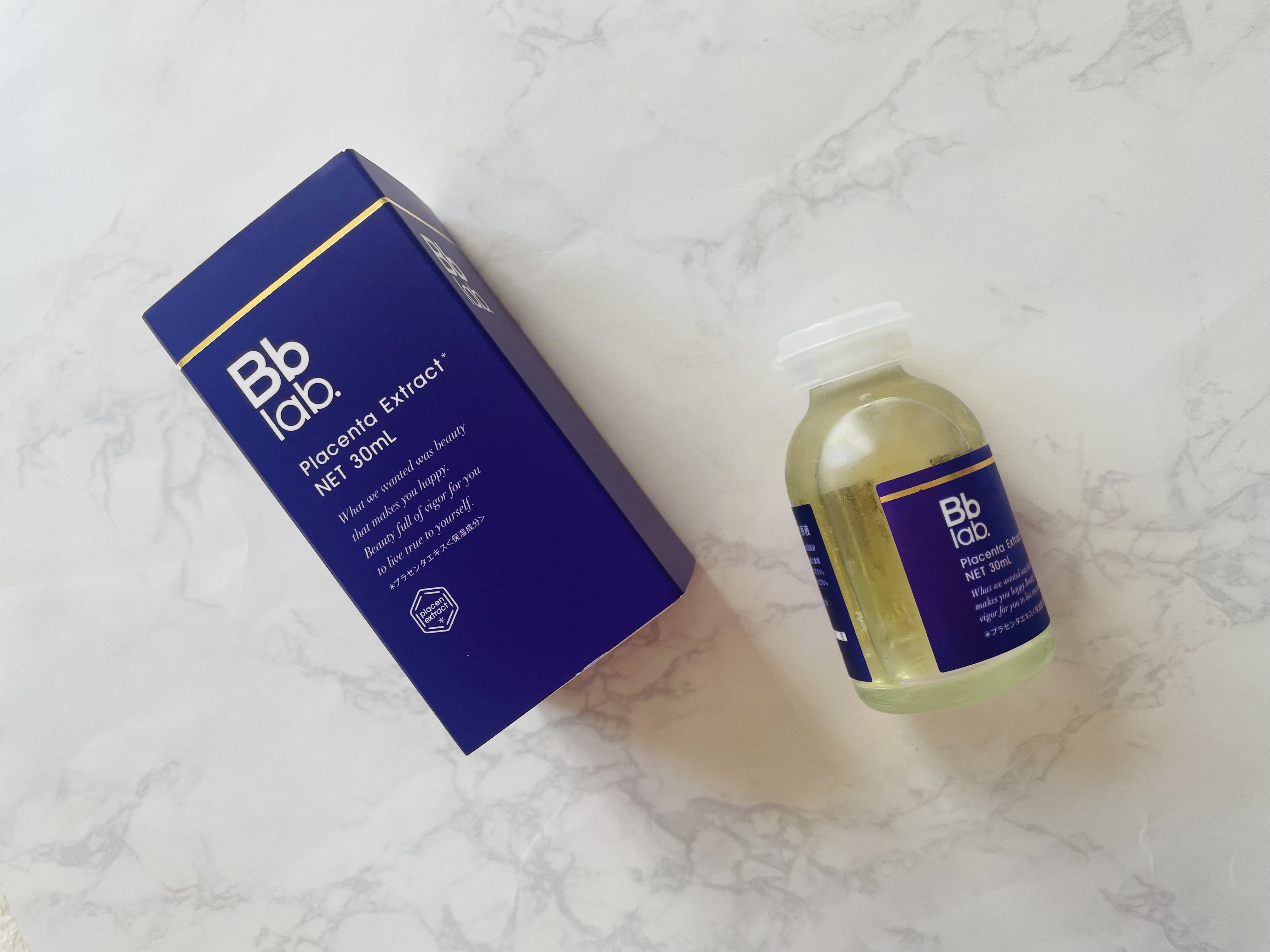 Bb lab.の水溶性プラセンタエキス原液🦧

田中みな実さんが愛用しているということで有名❓
実際使ってみました😊✋

匂いはなんか独特ですがそこまで気になりませんでした🤔
でも匂いに敏感な方は気になっちゃうかも🥺💦

私は冷蔵