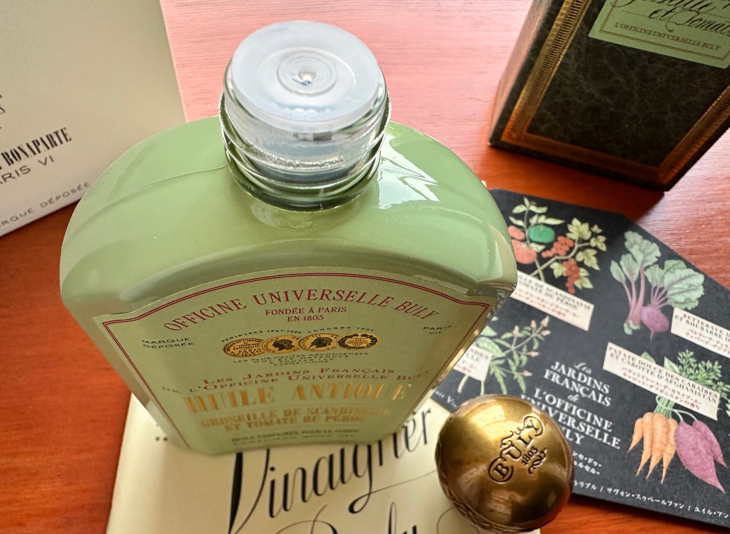 〈レ・ジャルダン・フランセ・ドゥ・オフィシーヌ・ユニヴェルセル・ビュリー〉ユイル・アンティーク グロゼイユ・ドゥ・スカンジナーヴ・エ・トマト・デュ・ペルー/オフィシーヌ・ユニヴェルセル・ビュリー/ボディオイルを使ったクチコミ(2枚目)