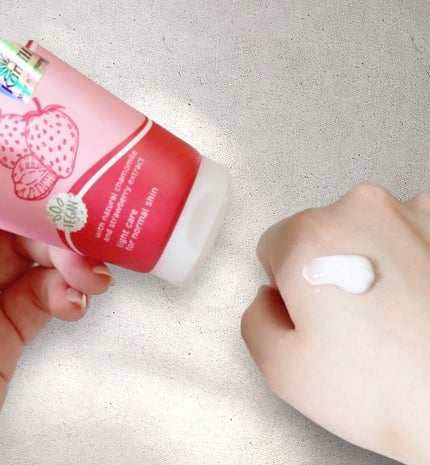 ハンド&ネイルクリーム  スウィーティー 75ML/カミール/ハンドクリームを使ったクチコミ(2枚目)