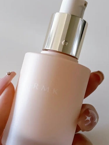 RMK RMK リクイドファンデーション フローレスカバレッジのクチコミ「素肌が綺麗に見えるファンデ✨️

✼••┈┈••✼••┈┈••✼••┈┈••✼••┈┈••✼
.....」（3枚目）