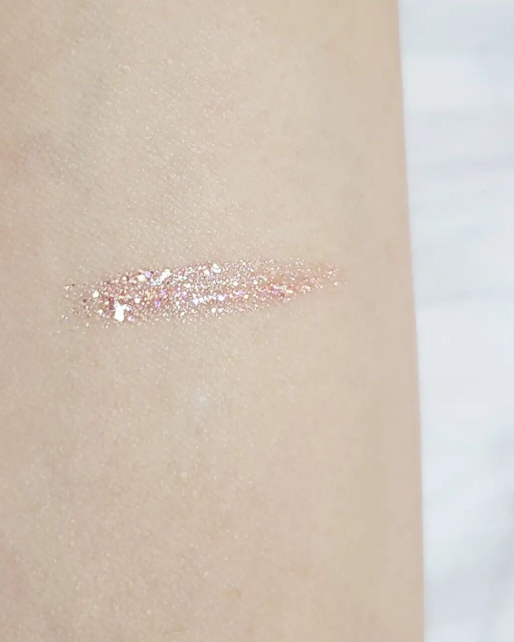 パールブリー アイグリッター トライアングル/BLACK ROUGE/グリッターを使ったクチコミ(4枚目)