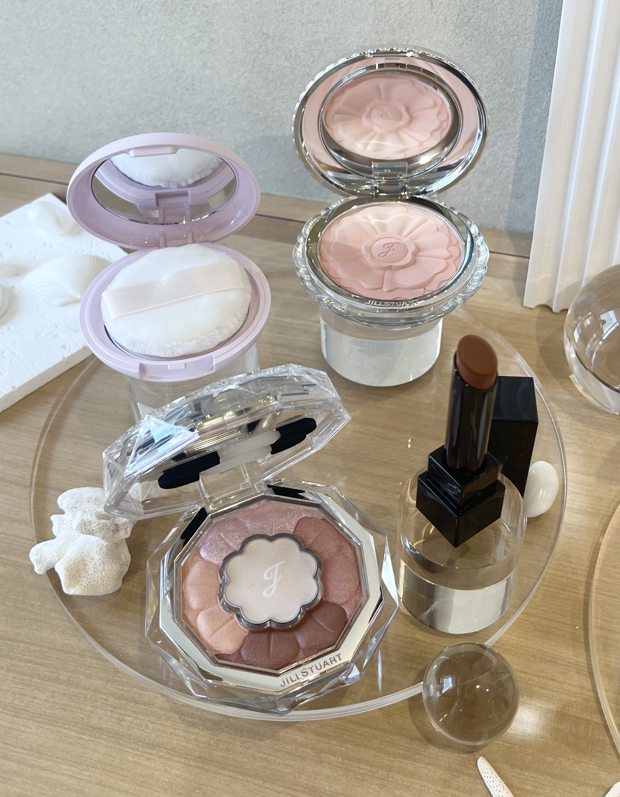 LUNASOL・JILL STUARTのアイシャドウパレットを使った口コミ -#LIPS