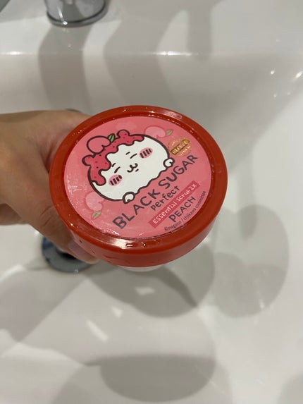 ブラックシュガーパーフェクト エッセンシャルスクラブ2Xピーチ/SKINFOOD/洗い流すパック・マスクを使ったクチコミ(2枚目)
