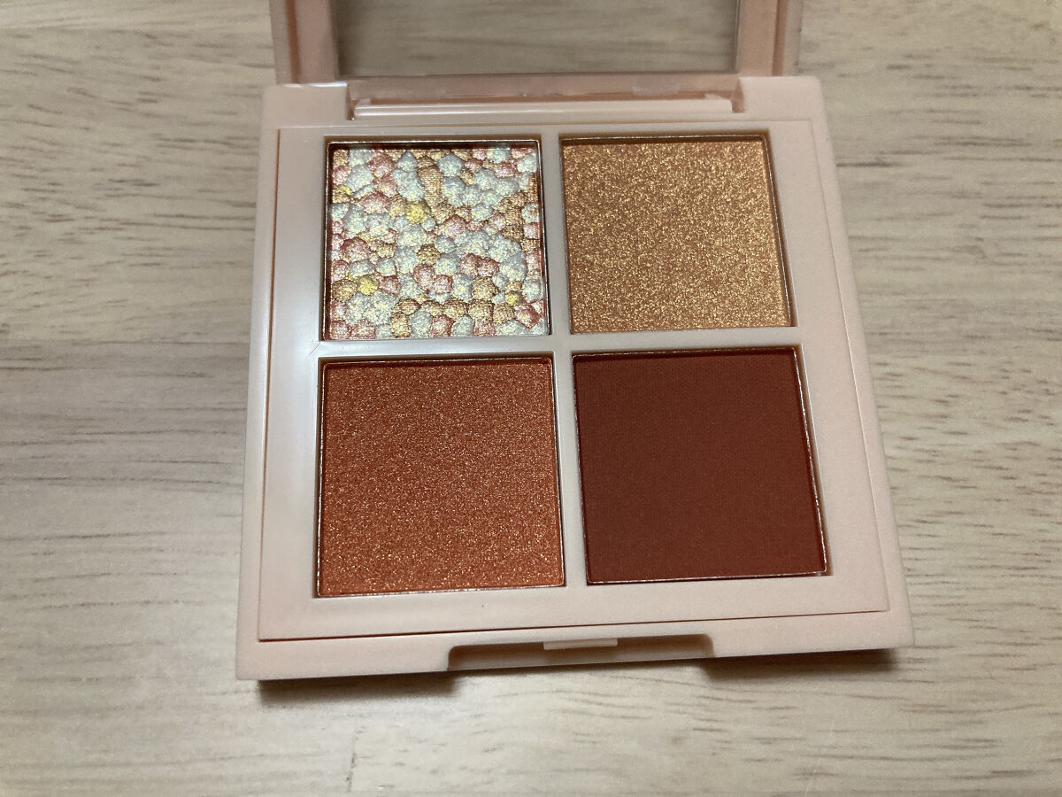 レブロン ダズル アイシャドウ クアッド/REVLON/アイシャドウパレットを使ったクチコミ（3枚目）