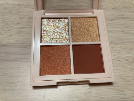 レブロン ダズル アイシャドウ クアッド/REVLON/アイシャドウパレットを使ったクチコミ(3枚目)