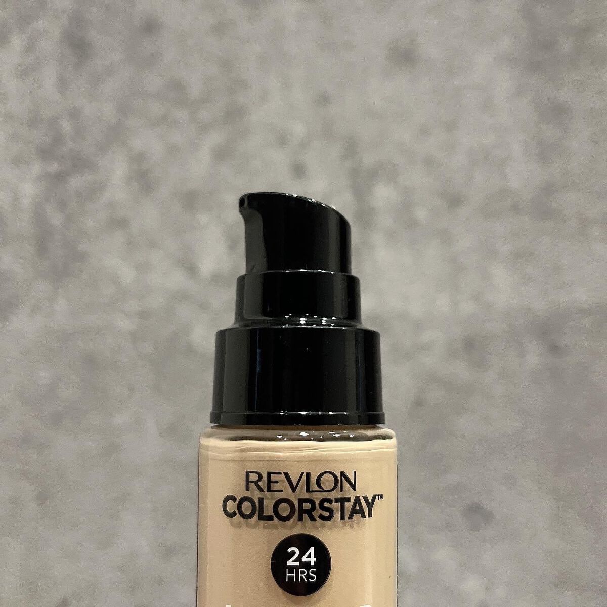 カラーステイ ロングウェア メイクアップ/REVLON/リキッドファンデーションを使ったクチコミ(3枚目)