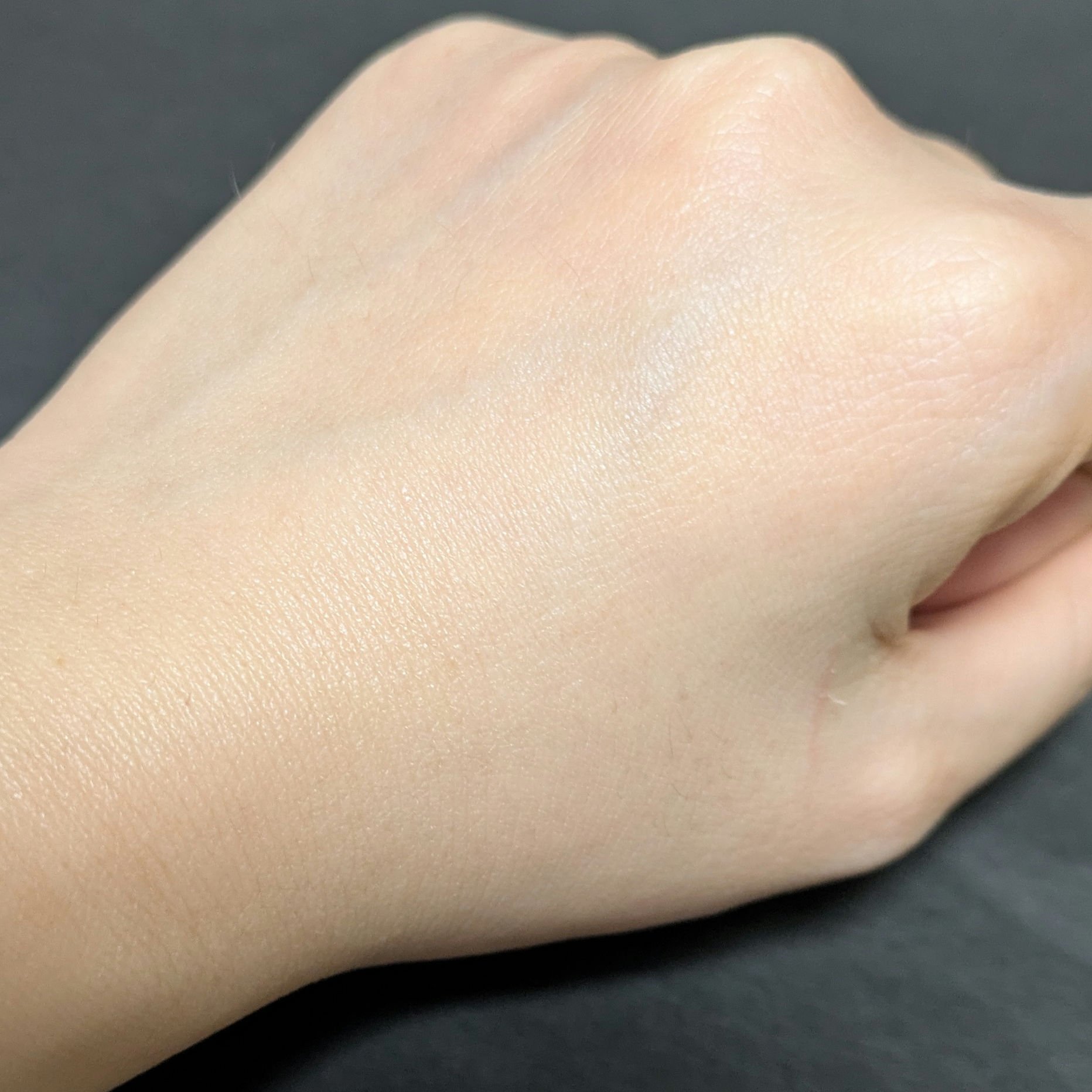 エンドポアベジチノールタイト二ングセラム/make prem/美容液を使ったクチコミ（3枚目）