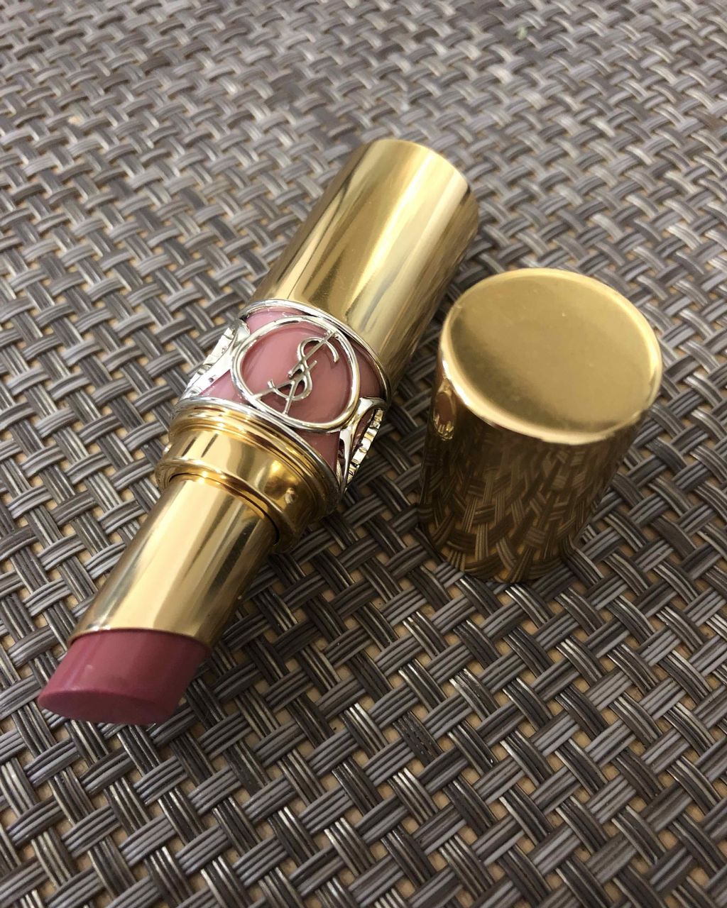 ルージュ ヴォリュプテ シャイン/YVES SAINT LAURENT BEAUTE/口紅を使ったクチコミ(1枚目)