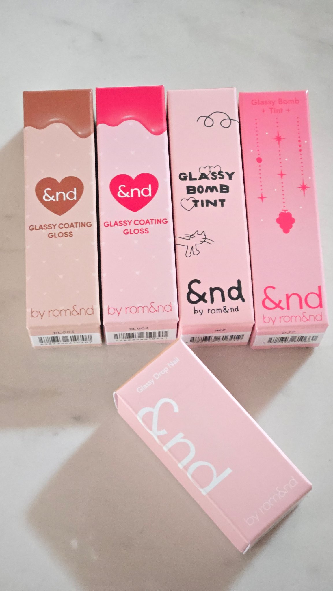 グラッシーボムティント VD01 Milky cocoa/&nd by rom&nd/リップティントを使ったクチコミ（2枚目）