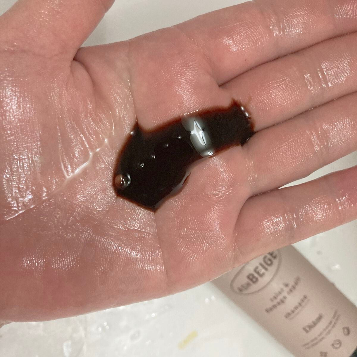 ミスクレオ on LIPS 「今まではカラーしたての髪でも普段から使っているヘアケアで髪を洗..」(2枚目)