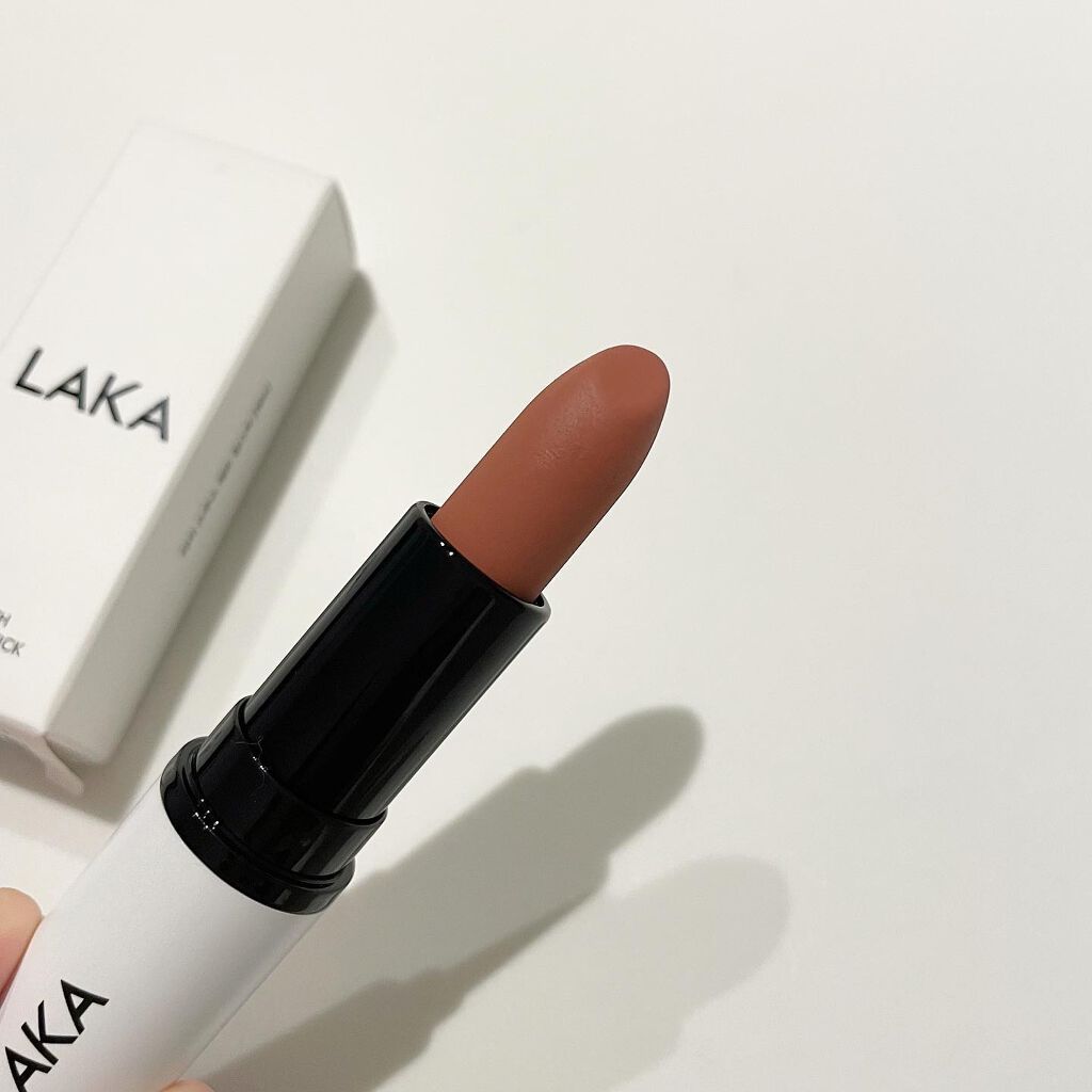 スムースマットリップスティック 05 FEB/Laka/口紅を使ったクチコミ（2枚目）