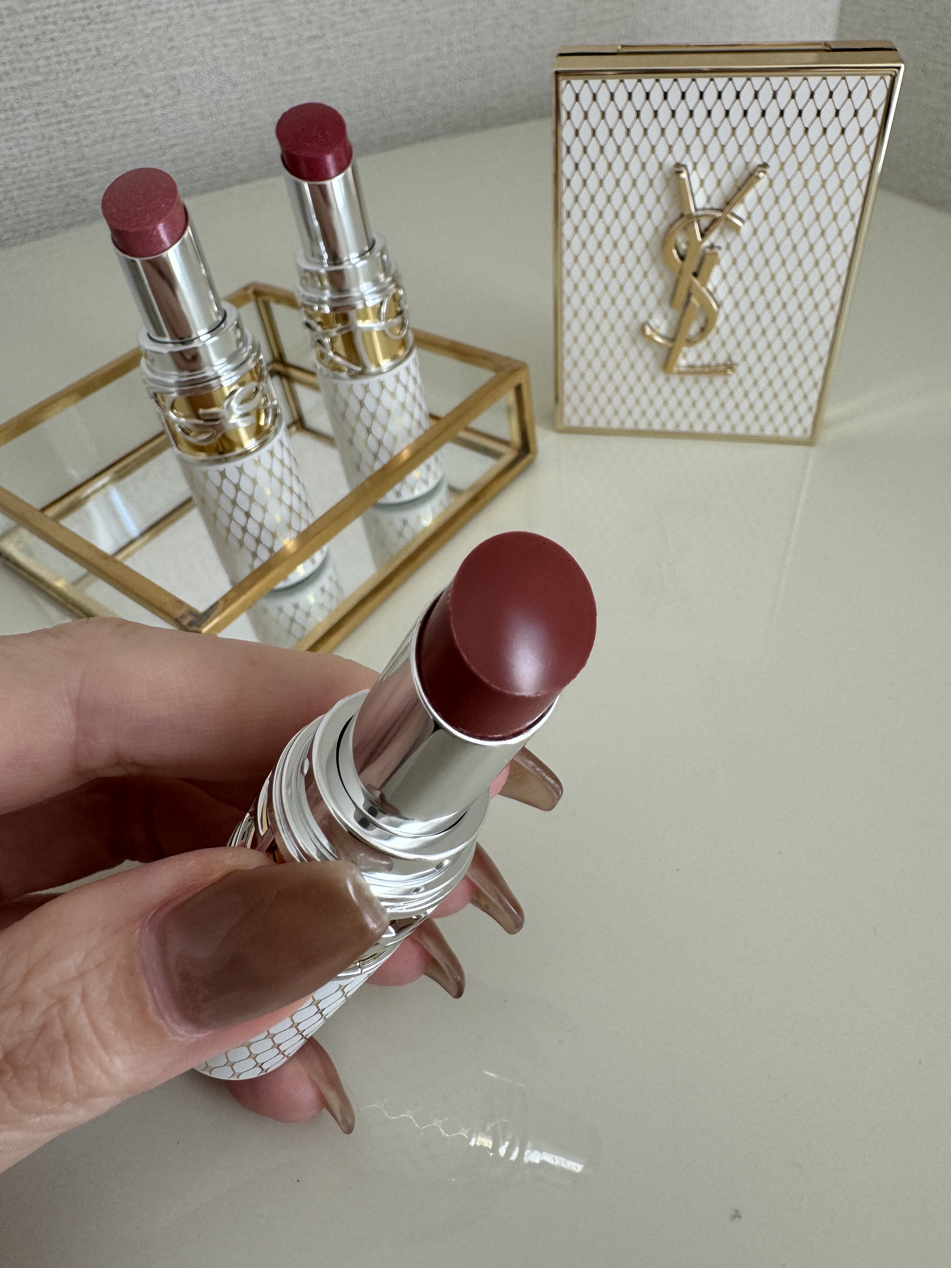 YSL ラブシャイン リップスティック No.201＜コレクター＞/YVES SAINT LAURENT BEAUTE/口紅を使ったクチコミ（1枚目）