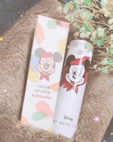 \💄✨ディズニーコラボコスメ✨💄/

今回は、which's pouchさんとディズニーストアとのコラボ商品です！

カラーリップスティック　#バーガンディ

お値段＝1430円！！
↑そんなに高くない