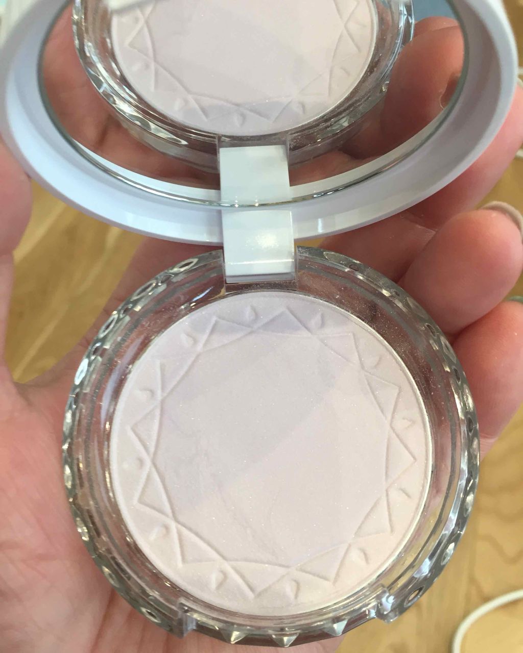 UVクリアフェイスパウダー/CEZANNE/プレストパウダーを使ったクチコミ（2枚目）