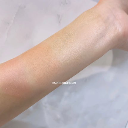 Positive Light Liquid Luminizer/Rare Beauty/リキッドハイライトを使ったクチコミ(3枚目)