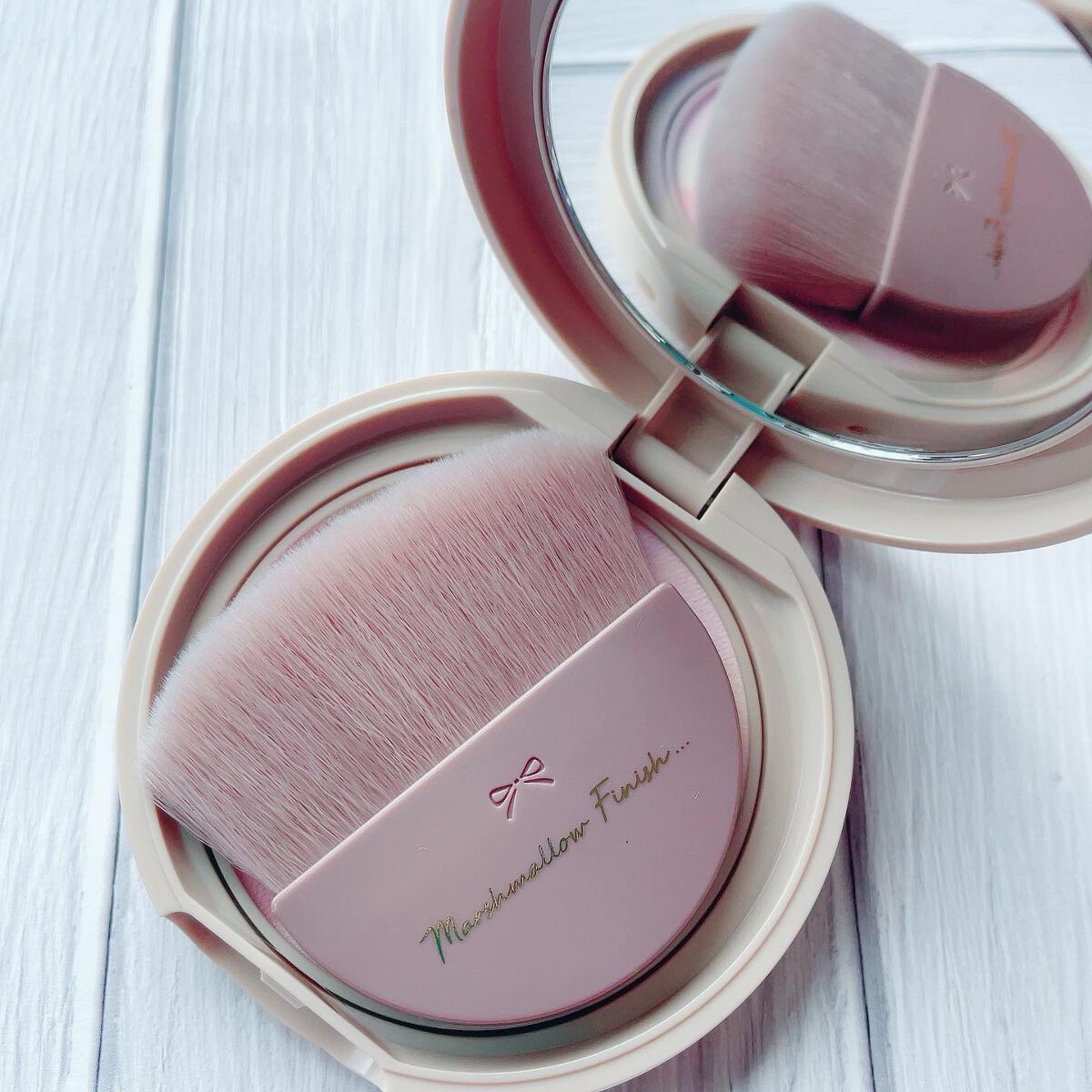 マシュマロフィニッシュパウダー　～Abloom～/キャンメイク/プレストパウダーを使ったクチコミ（2枚目）