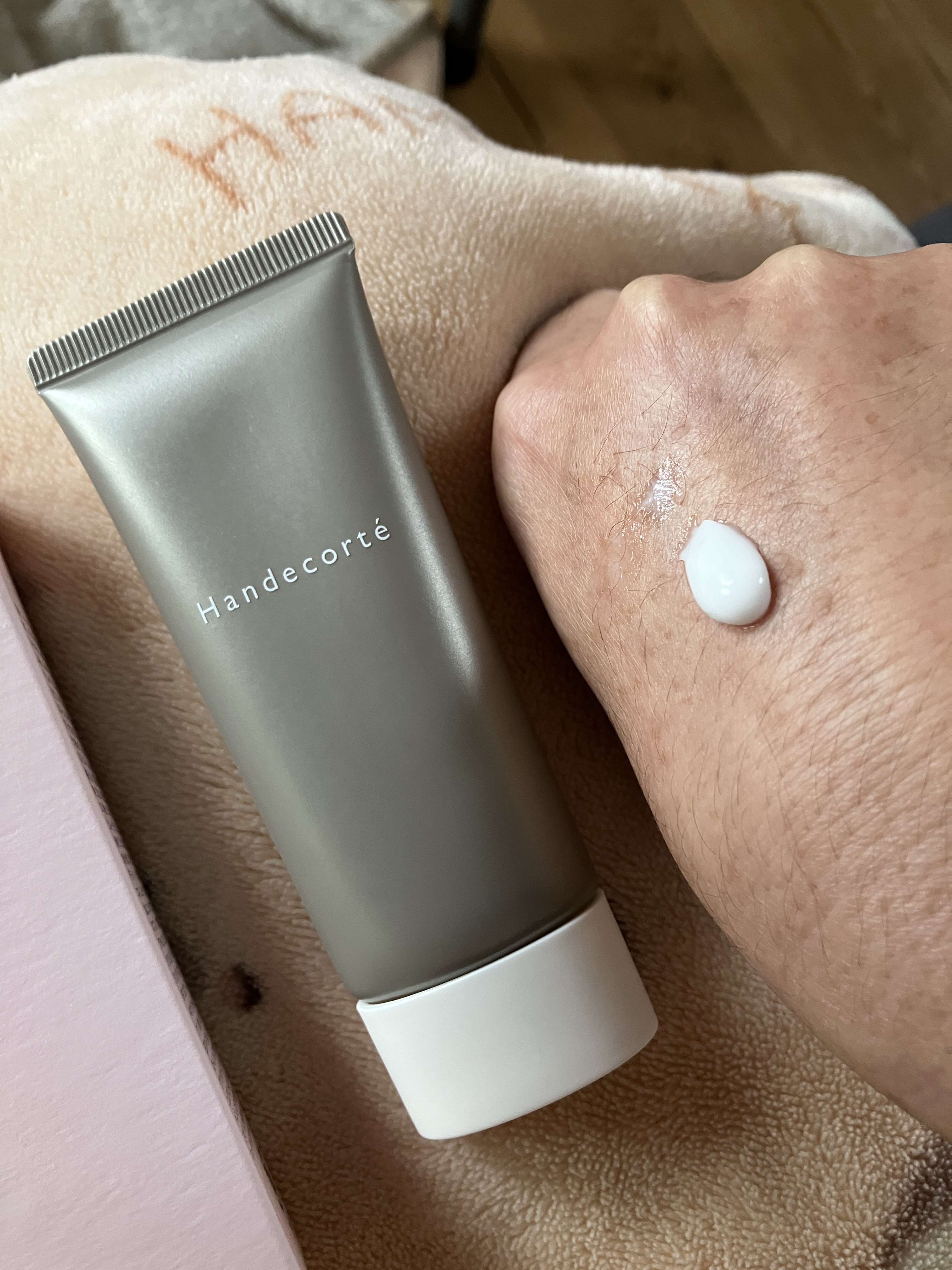 ハンデコルテ/キユートピア/ネック・デコルテケアを使ったクチコミ（2枚目）