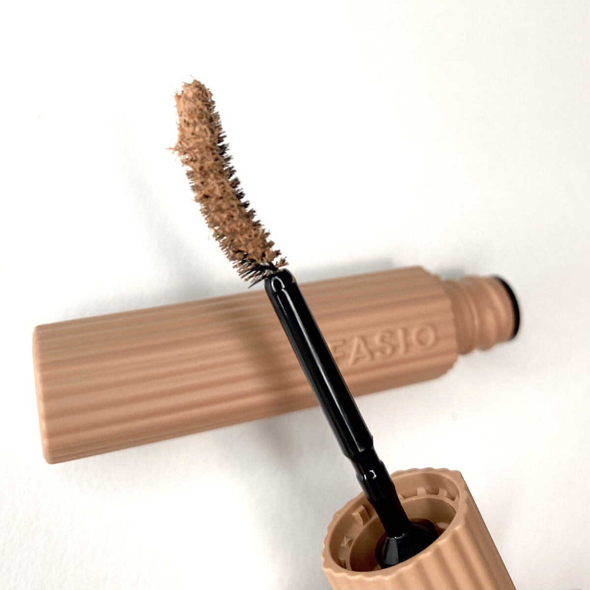パーマネントカール マスカラ ハイブリッド（ロング） 102 切なる願い〈ピンクのカスミソウの花言葉〉儚げな目もとを演出するベージュピンク(限定)/FASIO/マスカラを使ったクチコミ（3枚目）