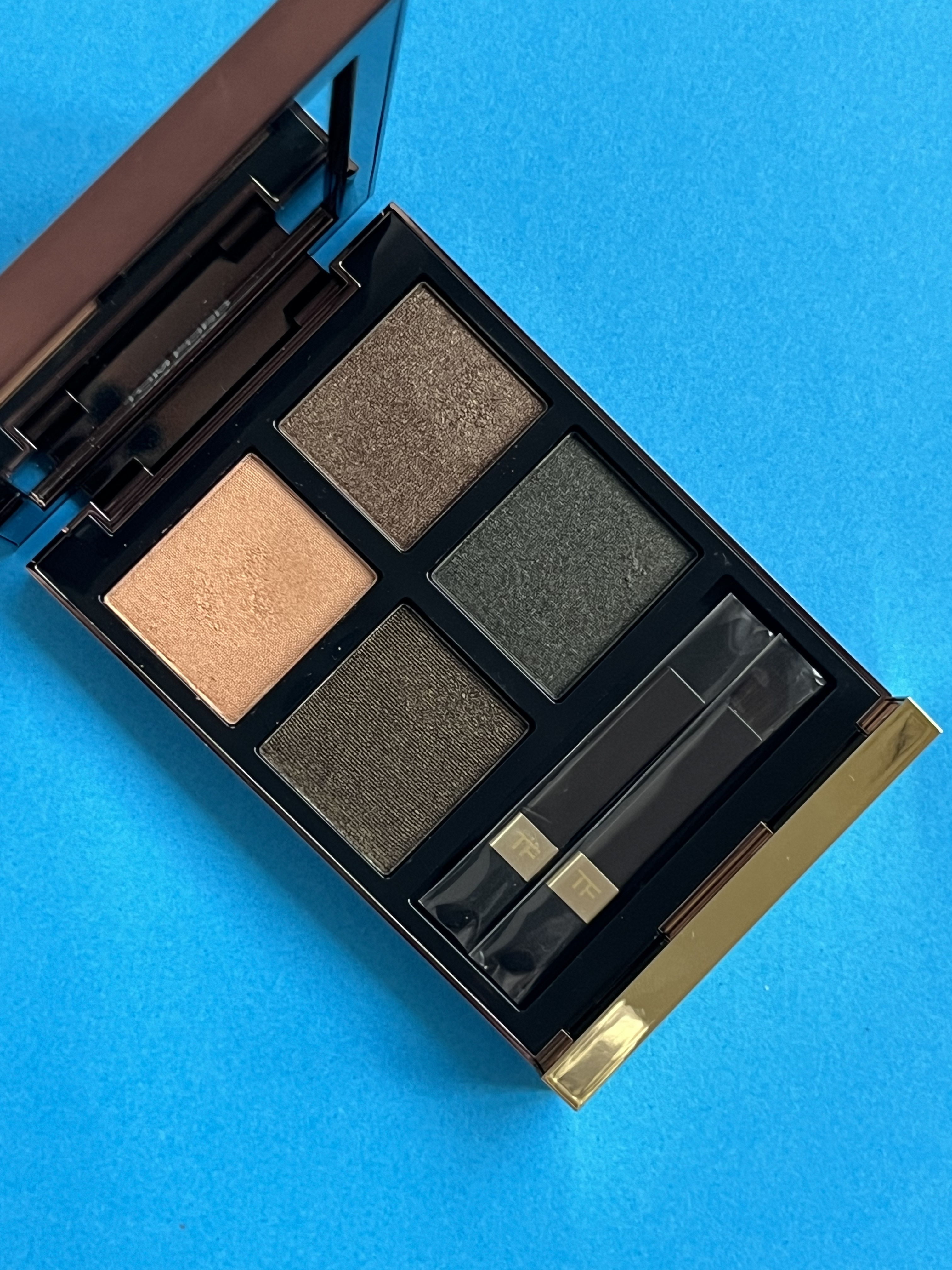 アイ カラー クォード 38C ベロア カーキ/TOM FORD BEAUTY/アイシャドウパレットを使ったクチコミ（3枚目）