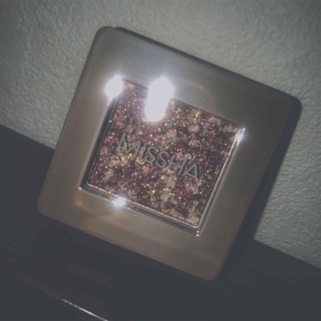 グリッタープリズム シャドウ/MISSHA/グリッターを使ったクチコミ（1枚目）