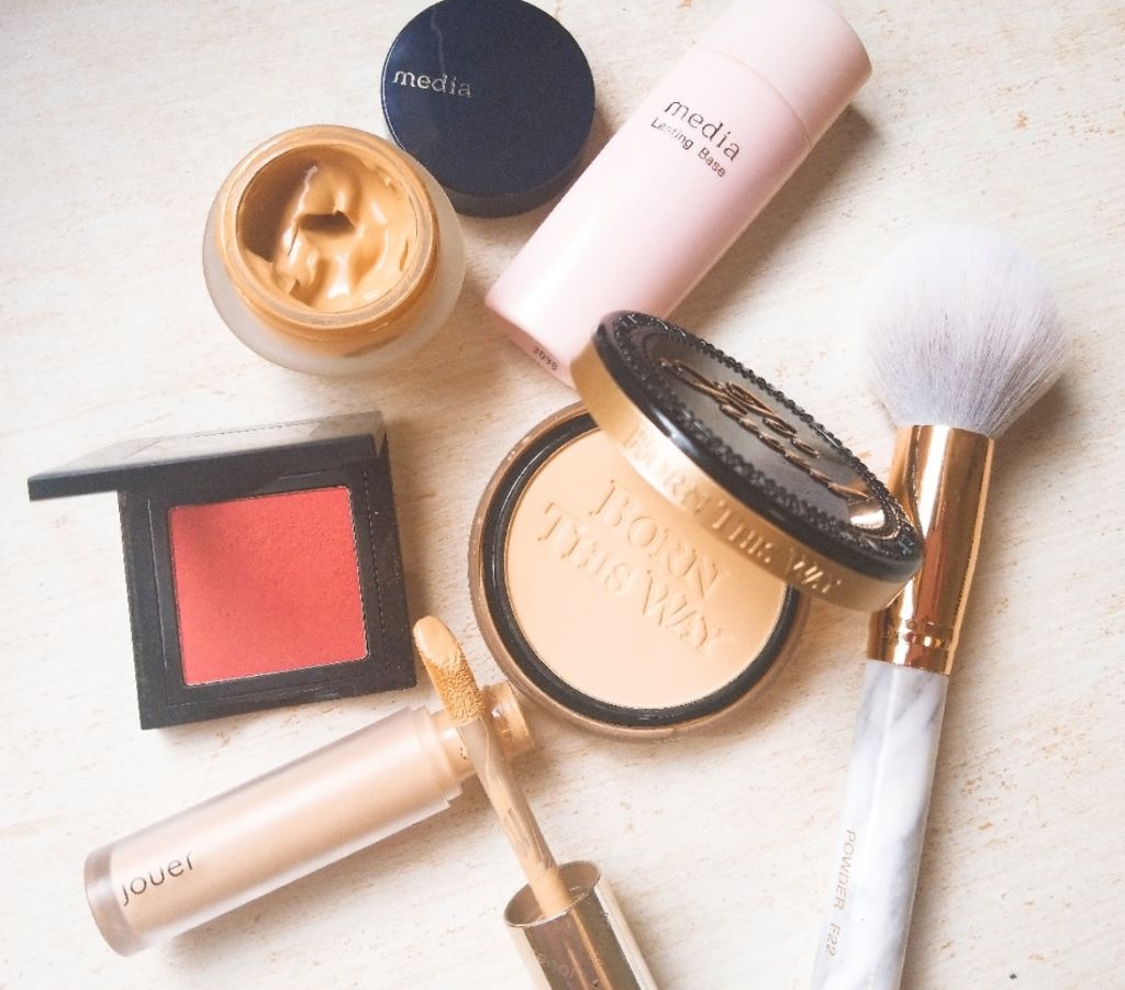 ボーン ディス ウェイ マルチユース コンプレクション パウダー/Too Faced/パウダーファンデーションを使ったクチコミ（3枚目）