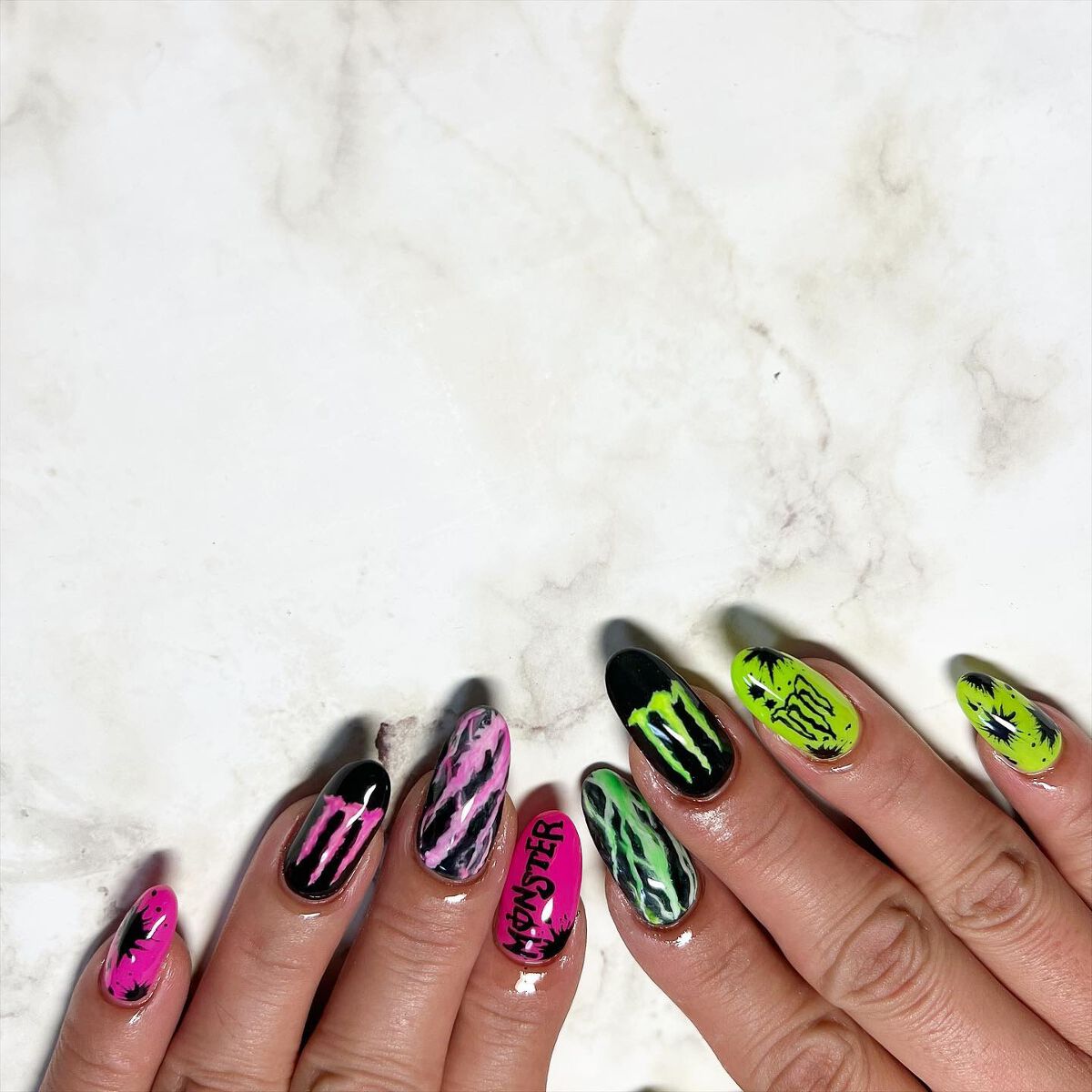 cst on LIPS 「#Monster#モンスター#エナジードリンク#手書きネイル#..」(2枚目)