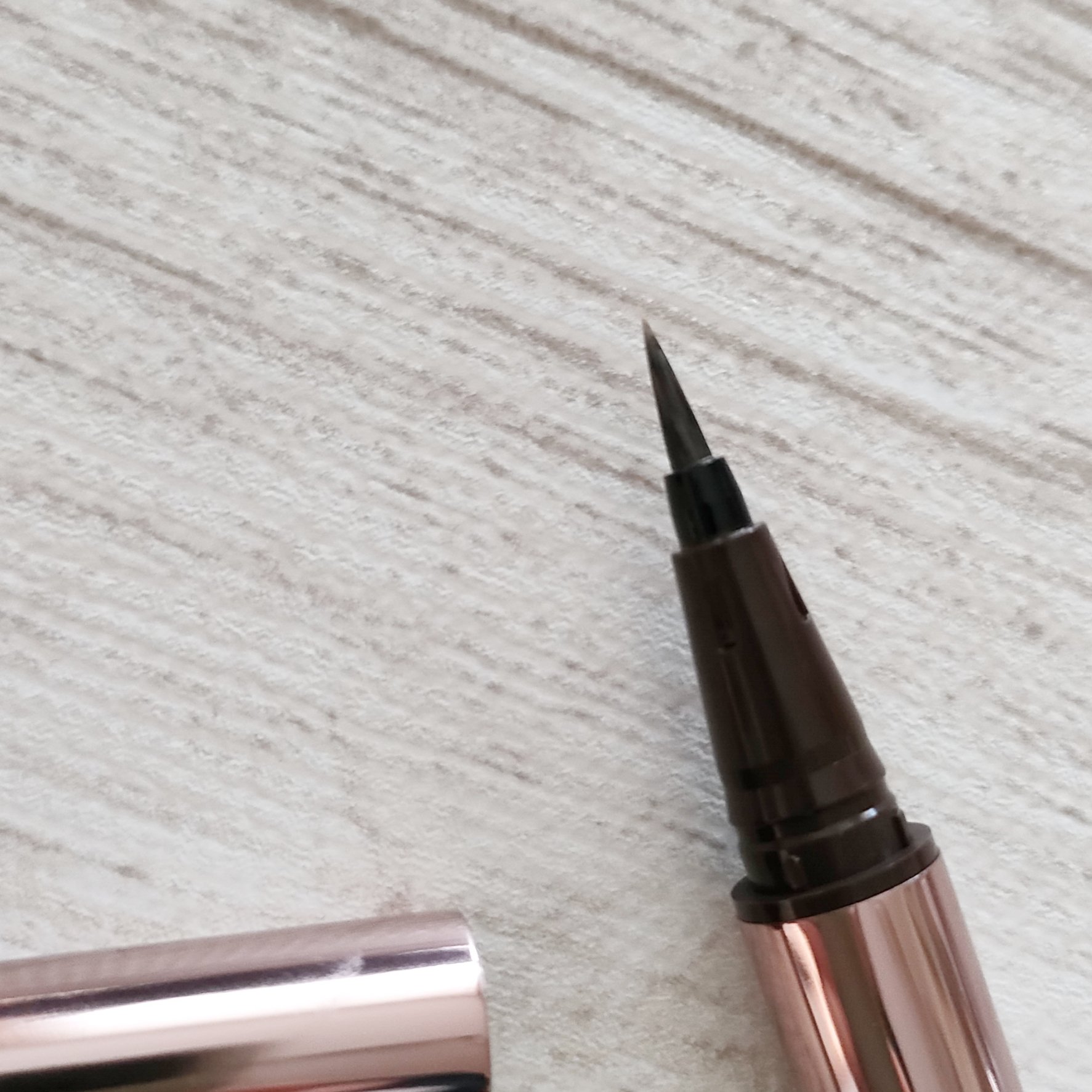 リキッドアイライナーR4/ラブ・ライナー/リキッドアイライナーを使ったクチコミ（2枚目）