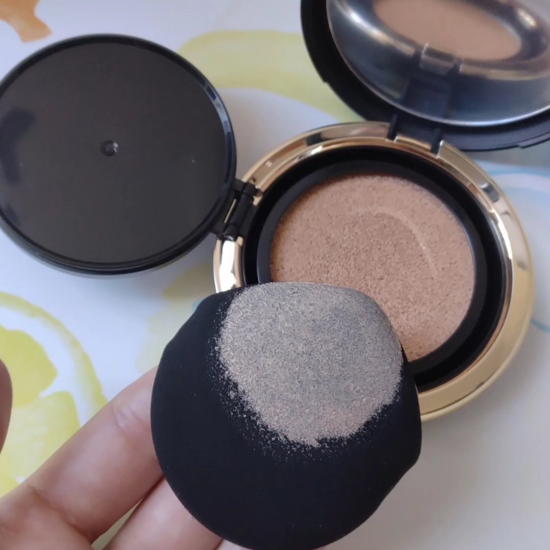 オリジナル ピュア セラム カバーアップ クッション/bareMinerals/クッションファンデーションを使ったクチコミ（2枚目）