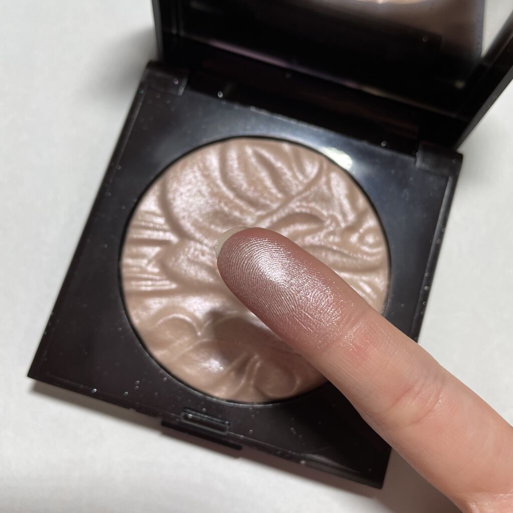 フェイスイルミネーター/ローラ メルシエ/パウダーハイライトを使ったクチコミ（2枚目）