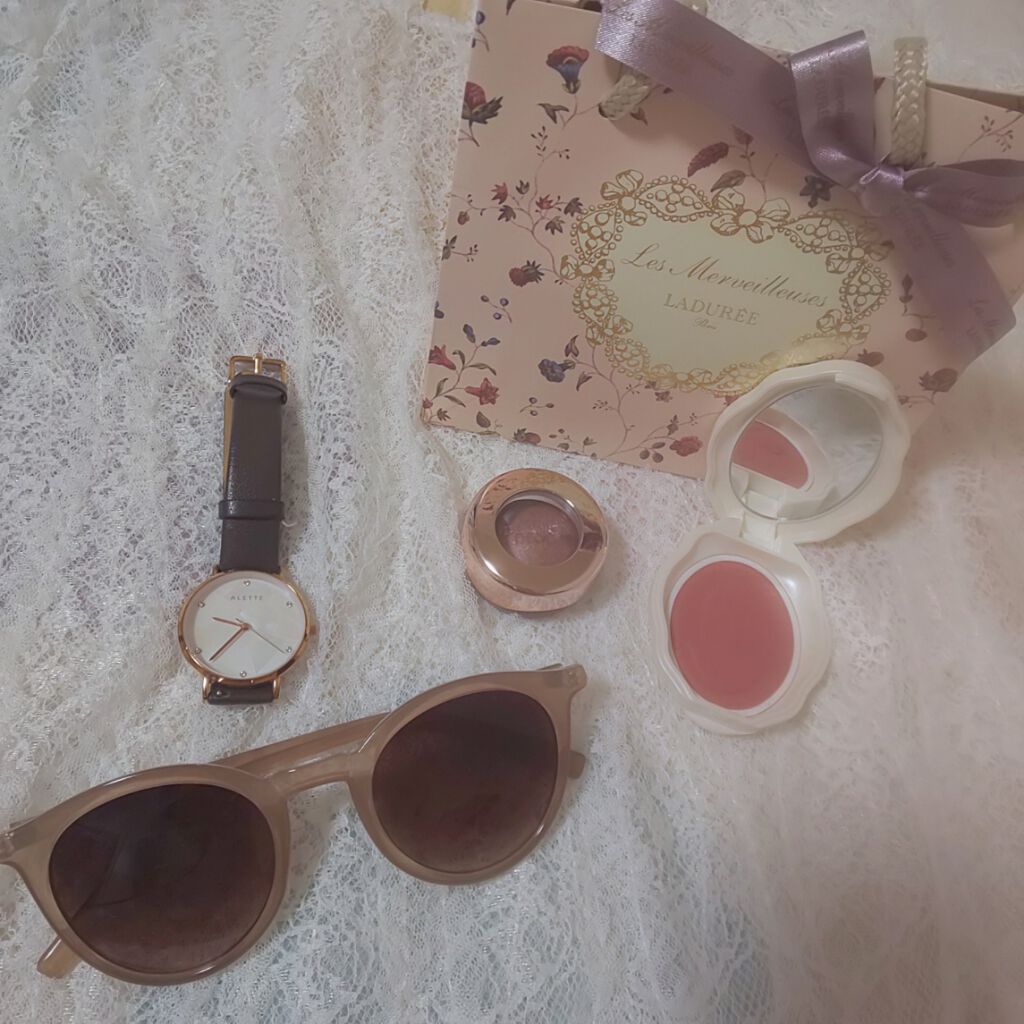 プレスト チークカラー N/レ・メルヴェイユーズ ラデュレ/パウダーチークを使ったクチコミ(1枚目)