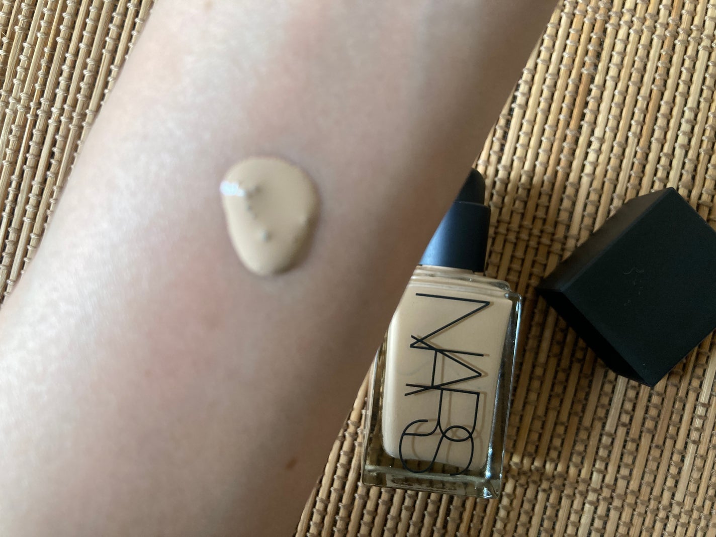 ライトリフレクティング ファンデーション/NARS/リキッドファンデーションを使ったクチコミ(4枚目)