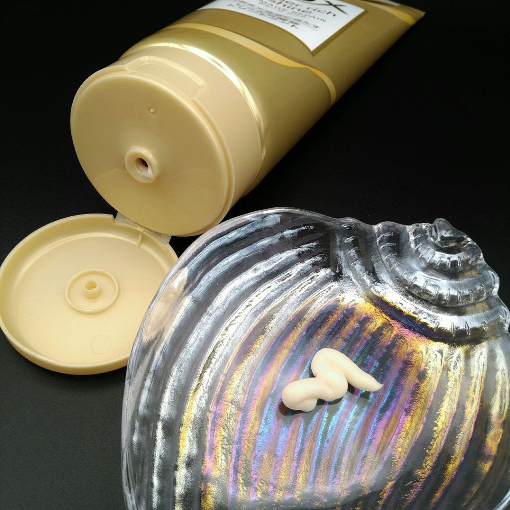 スーパーリッチシャイン ダメージリペア リッチ補修トリートメント/LUX/洗い流すヘアトリートメントを使ったクチコミ(2枚目)