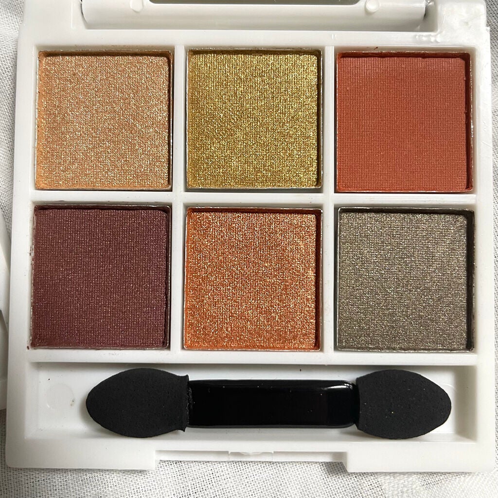 みっちゃんママ on LIPS 「気になっていたファストファッションのアイシャドウ!こんなに入っ..」(3枚目)