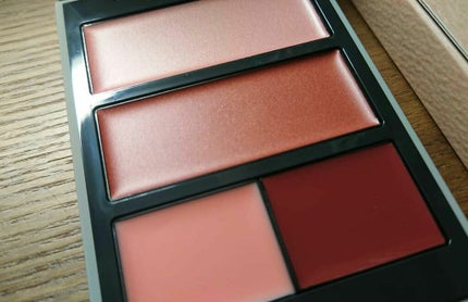 グローフリーダムパレットライジング/THREE/クリームハイライトを使ったクチコミ(2枚目)