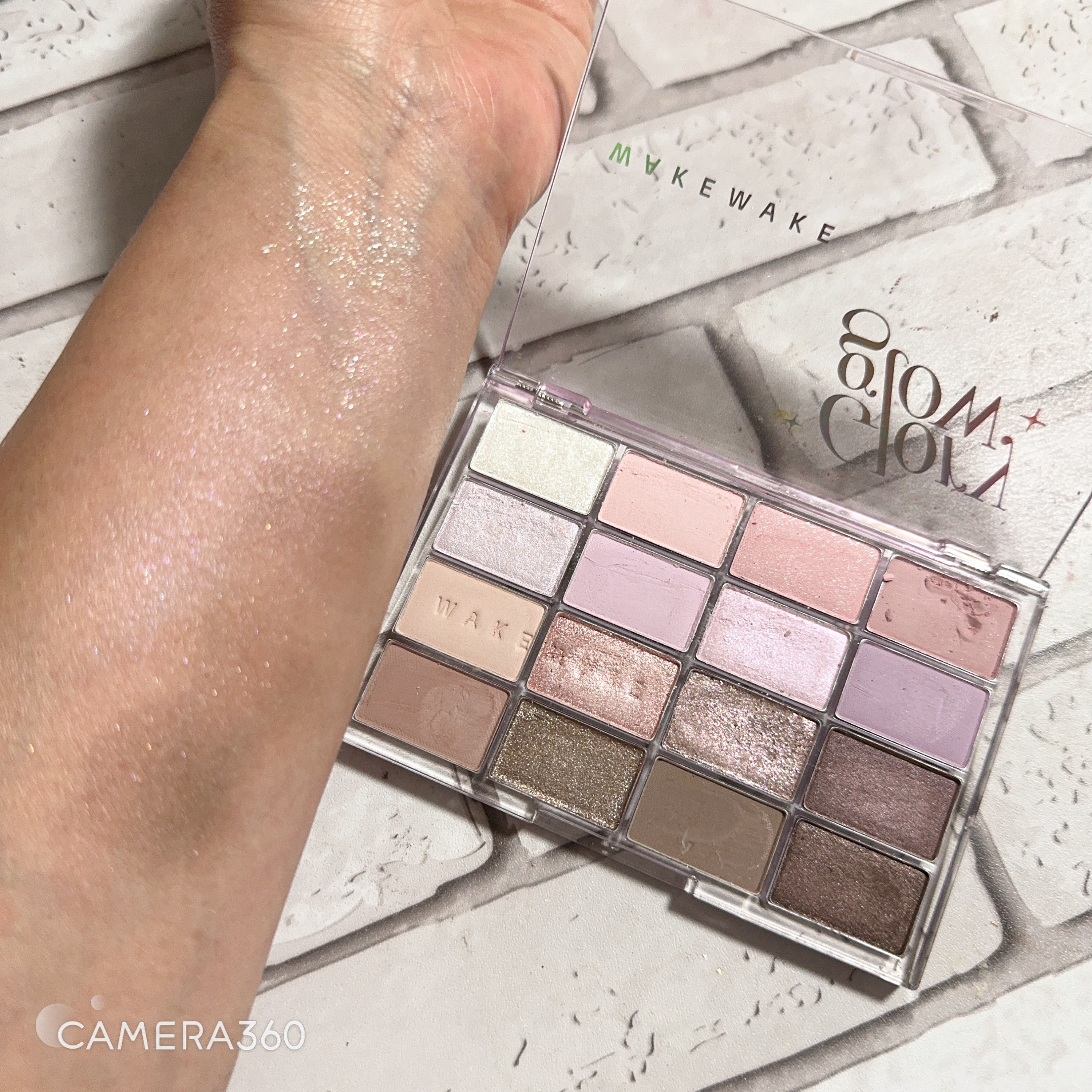 ソフトブラーリングアイパレット/wakemake/アイシャドウパレットを使ったクチコミ（3枚目）