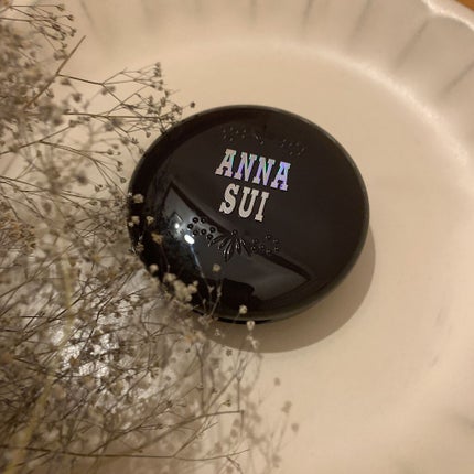 ANNA SUI ブライトニング パウダーのクチコミ「Hello! 澄んだ肌。 
さらさら肌でGood night。  
8g 
・スキンケアの仕.....」(1枚目)