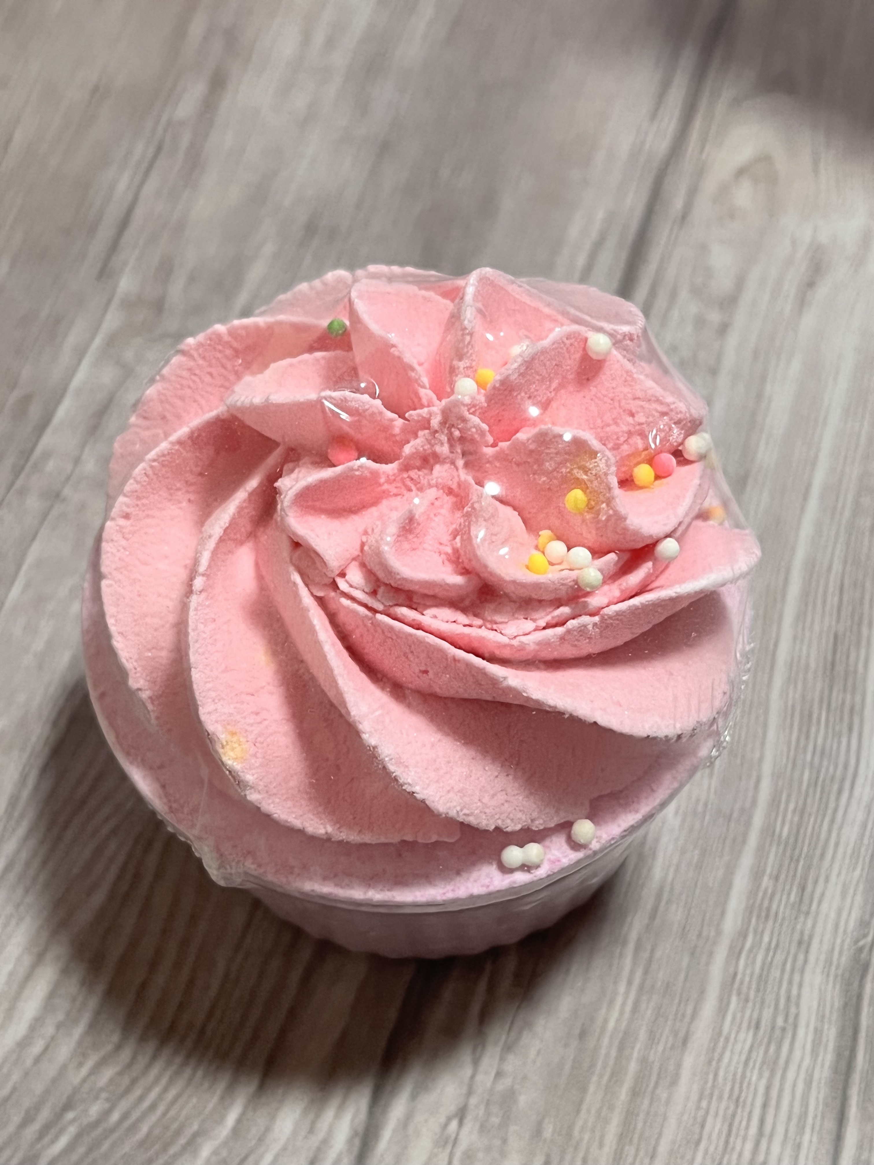 カップケーキバスボム/SMV JAPAN/炭酸系入浴剤を使ったクチコミ（1枚目）