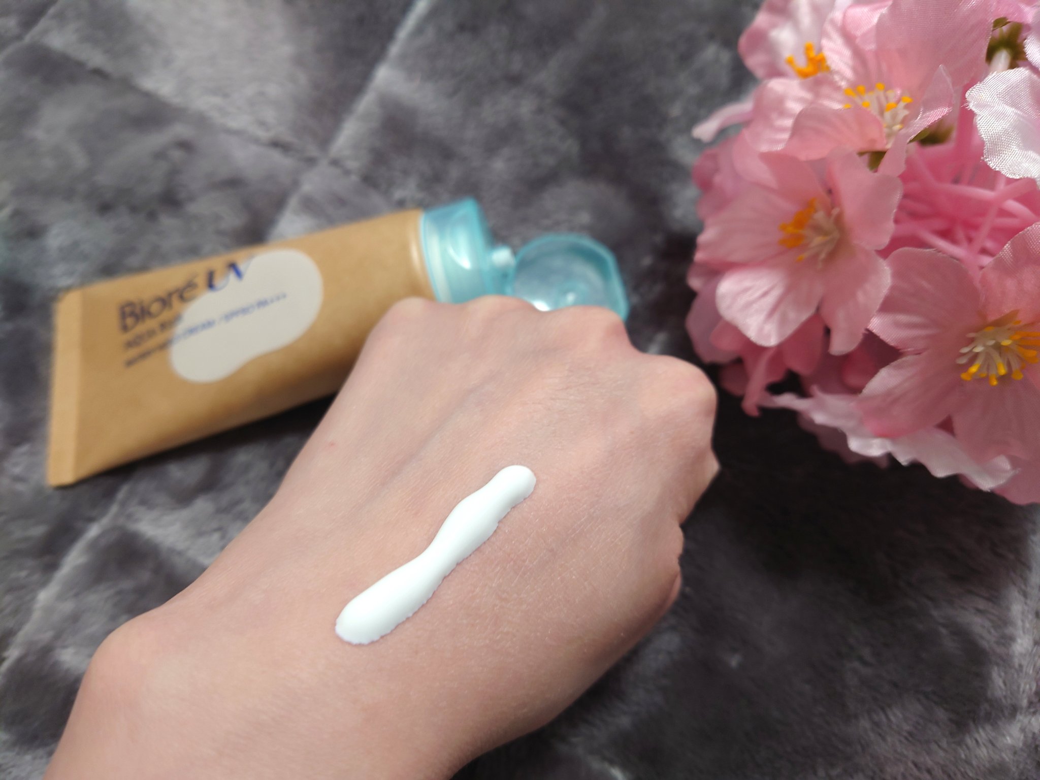 ビオレUV アクアリッチ ウォータリーホールドクリーム（水肌記憶UV）/ビオレ/日焼け止めクリームを使ったクチコミ（2枚目）